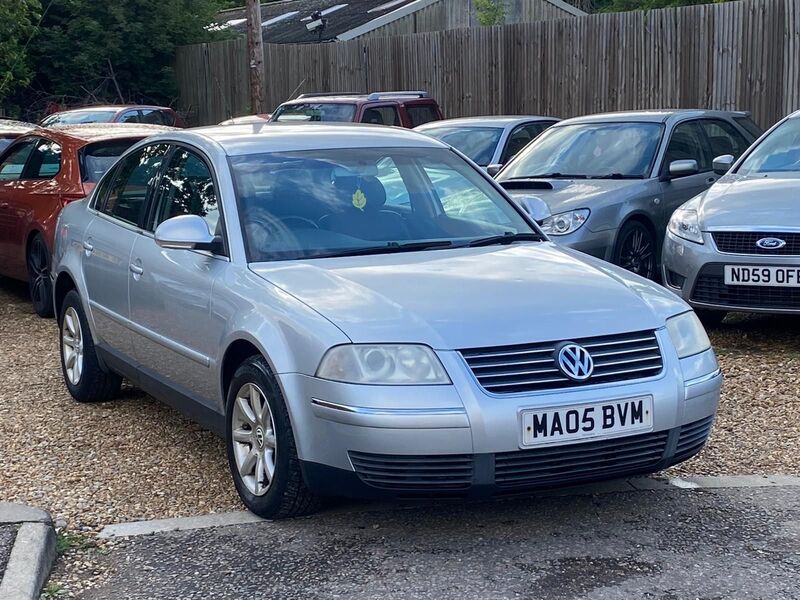 VOLKSWAGEN PASSAT 1.9 TDI PD Highline 4dr 2005