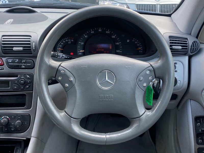 MERCEDES-BENZ C CLASS 3.2 C320 Avantgarde 4dr 2001