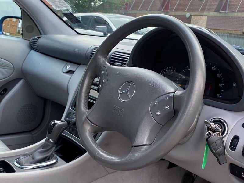 MERCEDES-BENZ C CLASS 3.2 C320 Avantgarde 4dr 2001